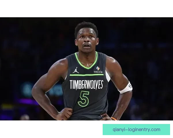 爱德华兹因膝伤缺阵活塞 生涯巅峰赛季遗憾无缘各大奖项